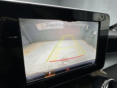 Used 2019 Mercedes-Benz GLC 300 4MATIC w/ AMG Line image 23