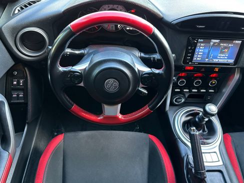 Used 2019 Toyota 86 image 16