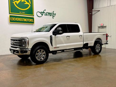 Used 2024 Ford F350 Lariat w/ Chrome Package AWD/4WD image 5