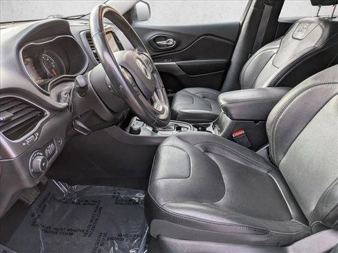 Used 2019 Jeep Cherokee Limited w/ Technology Group image 11