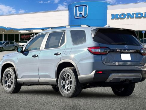 New 2026 Honda Pilot TrailSport image 3