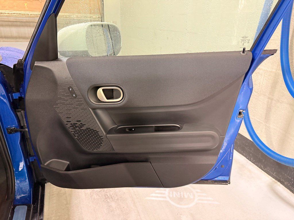 Certified 2025 MINI Cooper S FWD image 27
