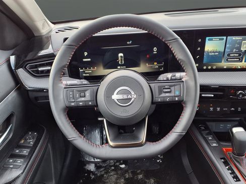 New 2026 Nissan Kicks SR w/ Cold Weather Package image 13