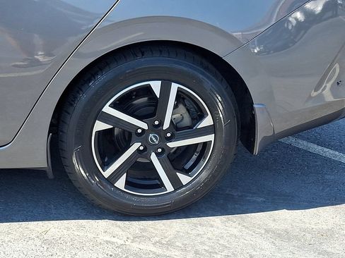 Used 2024 Nissan Sentra SV FWD image 8