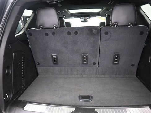 Used 2021 Chevrolet Tahoe Premier w/ Premium Package image 27