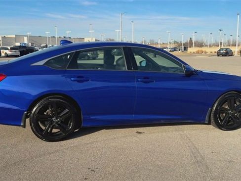 Used 2019 Honda Accord Sport image 9