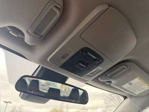 Used 2024 Toyota Camry SE image 27