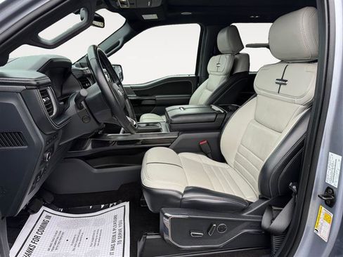 Used 2022 Ford F150 Lightning Platinum image 10