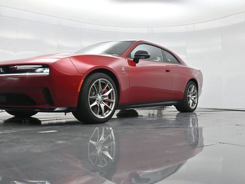 Used 2024 Dodge Charger Daytona Scat Pack w/ Plus Group AWD/4WD image 36