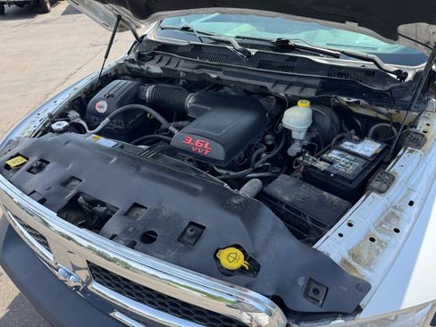 Used 2014 RAM 1500 ST w/ SXT Appearance Group AWD/4WD image 21