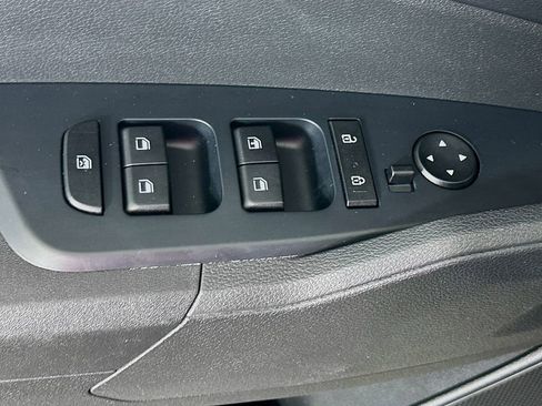Used 2025 Kia Sportage LX FWD image 22