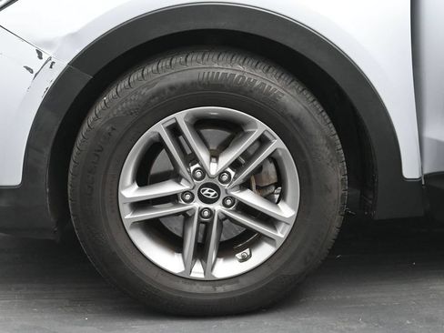 Used 2017 Hyundai Santa Fe Sport FWD image 29