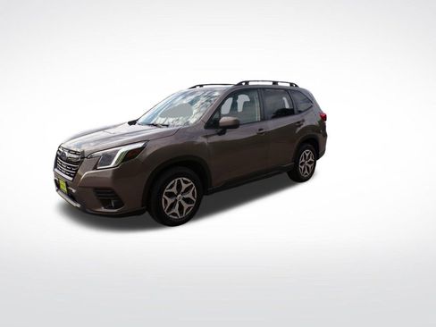 Used 2022 Subaru Forester Premium AWD/4WD image 2