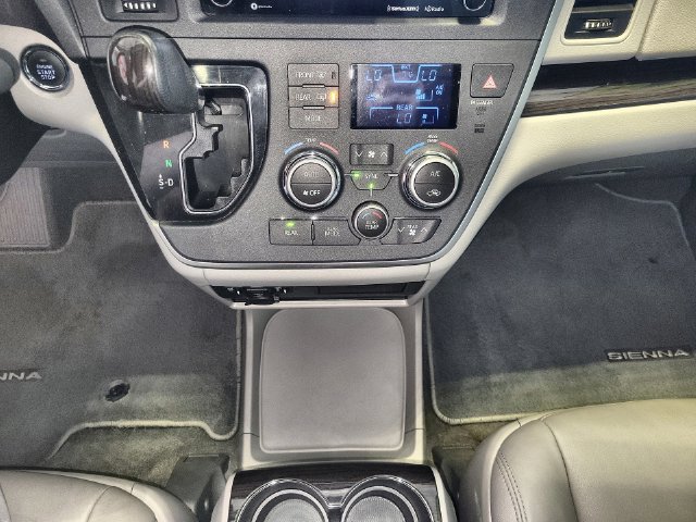 Used 2020 Toyota Sienna XLE w/ XLE Navigation Package FWD image 19
