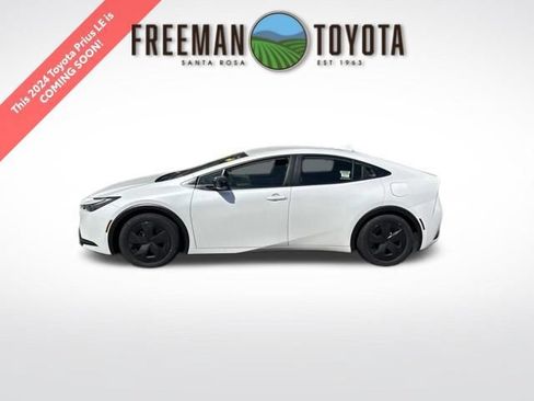 Used 2024 Toyota Prius LE FWD image 1