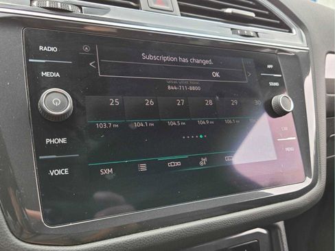 Used 2022 Volkswagen Tiguan SE R-Line image 27