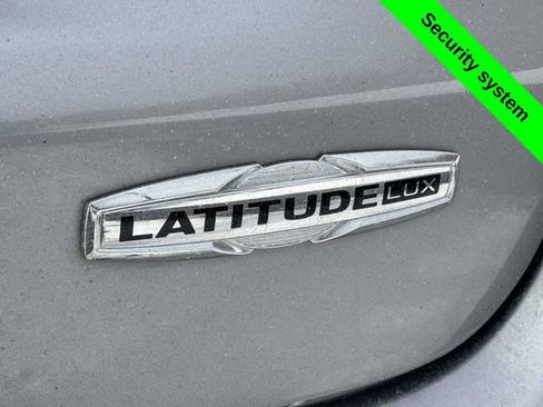 Used 2022 Jeep Compass Latitude image 35