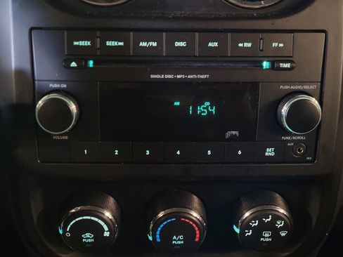 Used 2014 Jeep Patriot Sport w/ Power Value Group FWD image 25
