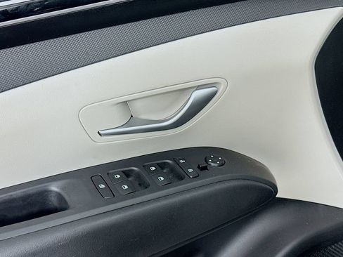 Used 2023 Hyundai Tucson SE FWD image 17
