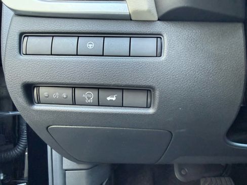 Used 2024 Nissan Rogue SV w/ SV Premium Package AWD/4WD image 13