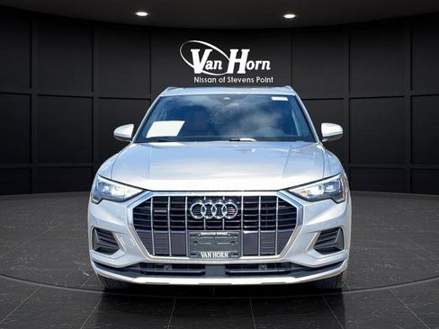 Used 2022 Audi Q3 2.0T Premium w/ Convenience Package AWD/4WD image 2