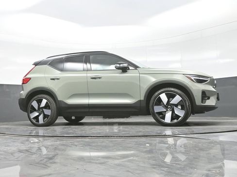 Used 2023 Volvo XC40 Recharge Ultimate w/ Protection Package Premier image 24