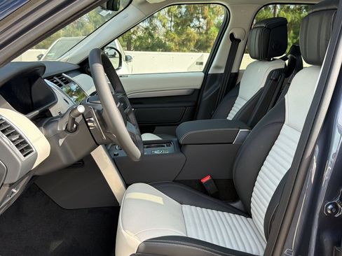 New 2026 Land Rover Discovery Limited Edition AWD/4WD image 5
