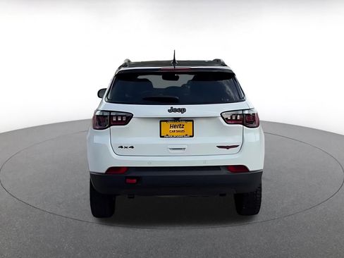 Used 2025 Jeep Compass Trailhawk AWD/4WD image 12