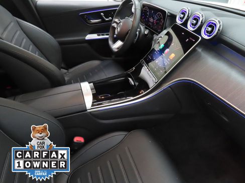 Used 2025 Mercedes-Benz GLC 300 4MATIC image 25