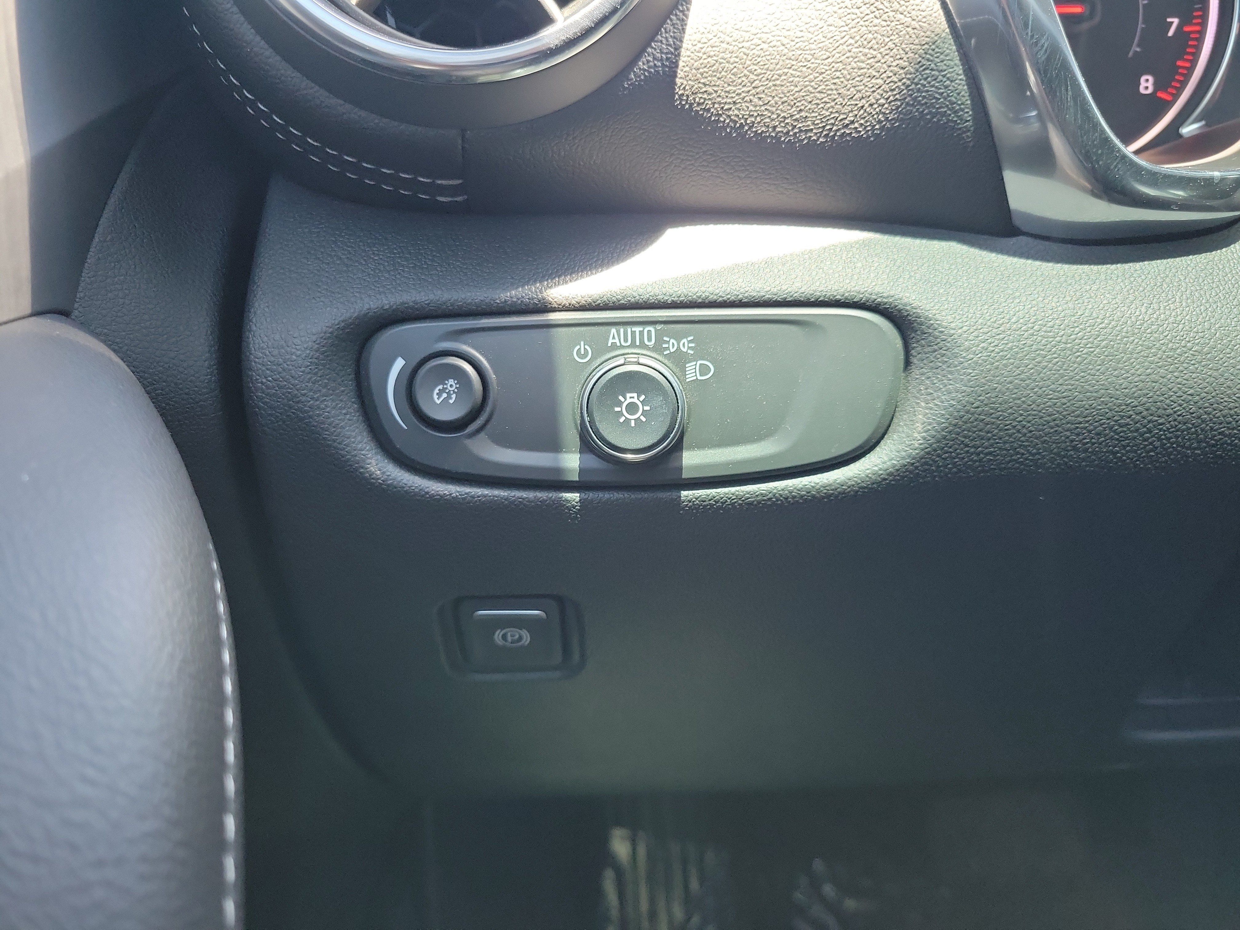 Used 2024 Chevrolet Blazer LT FWD image 27