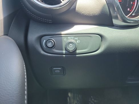 Used 2024 Chevrolet Blazer LT FWD image 27