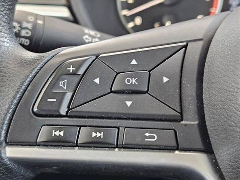 Used 2025 Nissan Altima 2.5 SV FWD image 22