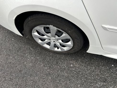 Used 2023 Toyota Corolla LE image 22