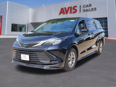 Used 2025 Toyota Sienna LE
