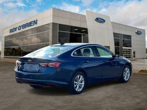 Used 2019 Chevrolet Malibu LT w/ Leather Package FWD image 4