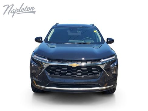 Used 2025 Chevrolet Trax LT w/ LT Convenience Package FWD image 9
