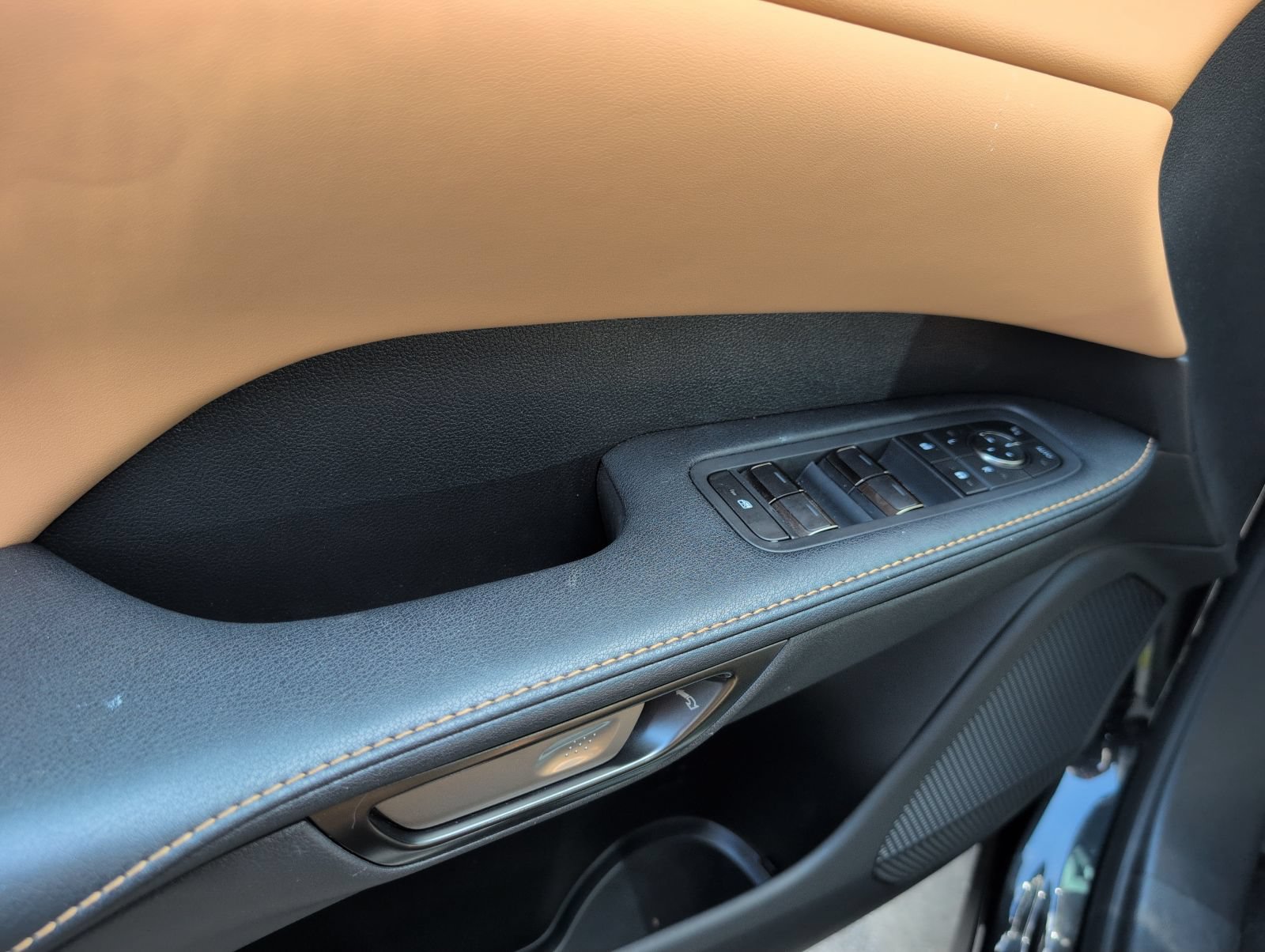 Used 2025 Lexus RX 350 Premium w/ Accessory Package (Z1) FWD image 8