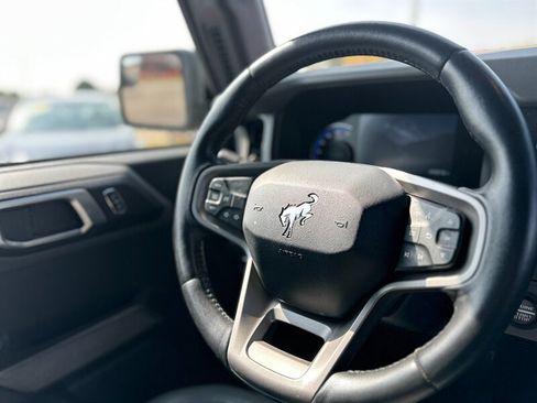 Used 2022 Ford Bronco Black Diamond image 18