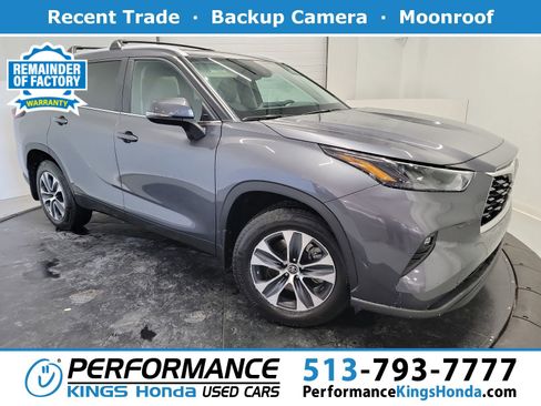 Used 2024 Toyota Highlander XLE image 1