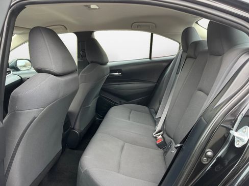 Used 2021 Toyota Corolla LE image 15