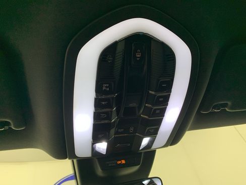 Used 2019 Porsche Macan S AWD/4WD image 27