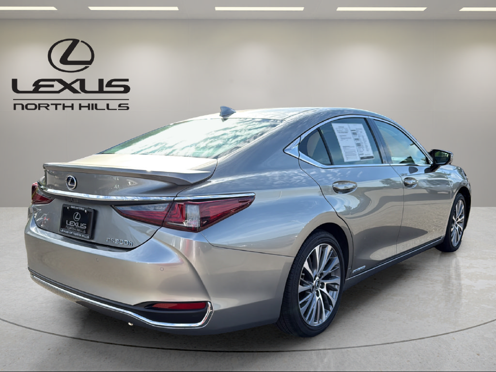 Used 2020 Lexus ES 300h w/ Premium Package FWD image 6