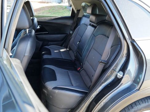Used 2022 Kia Niro EX w/ Cold Weather Package FWD image 9