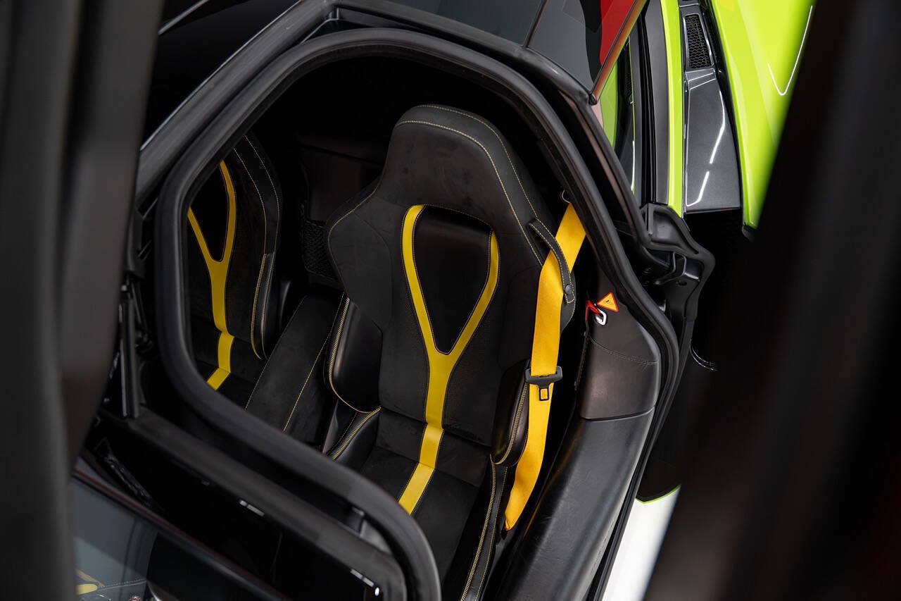 Used 2018 McLaren 720S Performance RWD image 39