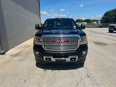 Used 2019 GMC Sierra 3500 Denali w/ Duramax Plus Package AWD/4WD image 2