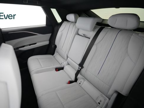 Used 2024 Cadillac Lyriq Luxury w/ LPO, Floor Liner Package AWD/4WD image 24