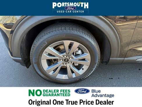 Used 2022 Ford Explorer XLT w/ Equipment Group 202A image 39