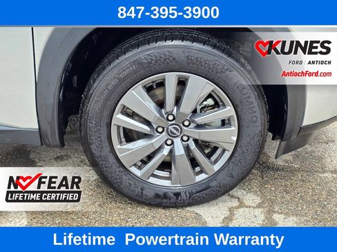 Used 2025 Nissan Pathfinder SV FWD image 9