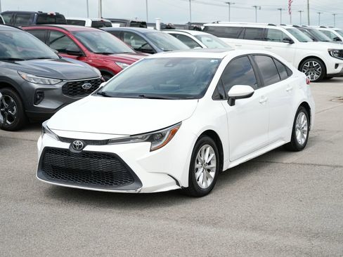 Used 2020 Toyota Corolla LE w/ LE Premium Package FWD image 9