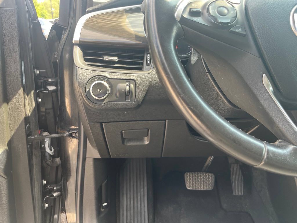 Used 2020 Buick Envision Preferred FWD image 23